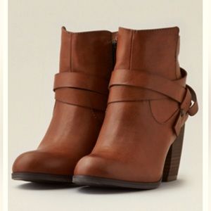 American Eagle Strapped Heeled Bootie - cognac color, size 8